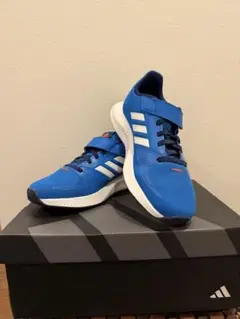 adidas キッズ　スニーカー　25センチ　新品