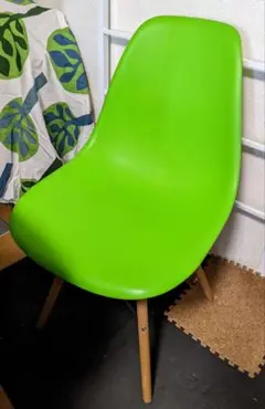 イームズチェア(ネジ一つ代用品)