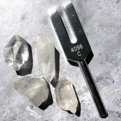 【大特価！ラスト一名様のみ】クリスタルチューナー　音叉　天然石　水晶　ポイント