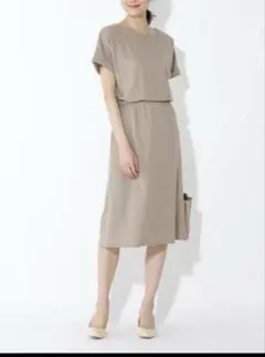 ナチュラルビューティーベーシック　ベージュ ワンピース Sサイズ