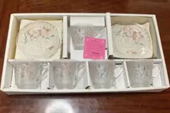 カメイ ガラス カップ ソーサー 花柄 色付き フラワー レリーフ セット