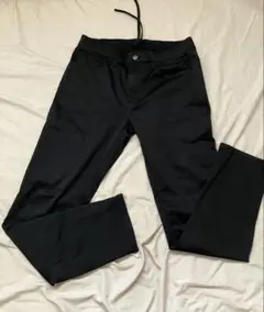 UNIQLO メンズ　ブラック スキニーパンツ