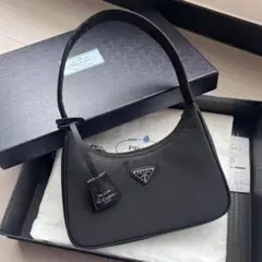 PRADA ブラック ナイロン ショルダーバッグ