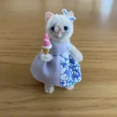 モールアート ハンドメイド アイスを持った 白猫ちゃん ミニチュア 猫