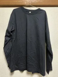 黒の長袖Tシャツ UNIQLO