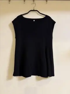 バックパールペプラムニット