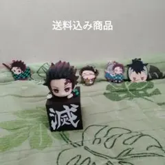 鬼滅の刃 竈門炭治郎ひっかけフィギュア箱無し+ストラップ4個セット