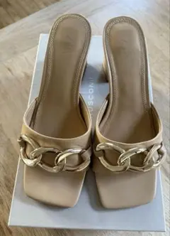 ZARA チェーン装飾 ベージュ ミュール