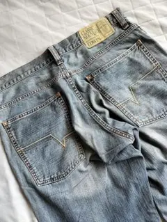 送料込み★EDWIN　エドウィン　お洒落なクラッシュダメ－ジデニム　size34