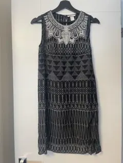 H&M 未使用ノースリーブ刺繍ワンピース 36 黒　トライバル　エスニック