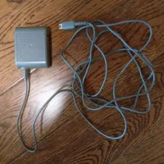 ジャンク品　ニンテンドーDS Lite ACアダプター 充電器