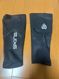 SKINS レッグカバー