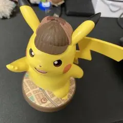 amiibo 名探偵ピカチュウ(ポケモンシリーズ) 超特大サイズ！ 名探偵ピカチュウのamiiboが登場！｜ニュース
