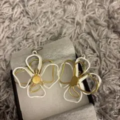 花デザイン ピアス