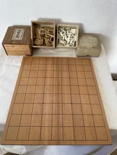 木製将棋盤と駒セット