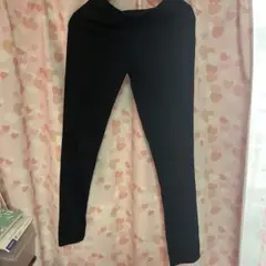 UNIQLO 黒パンツ　M