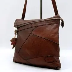 美品 IBIZA 本革 カットワーク ショルダーバッグ　ドッグチャーム　e550