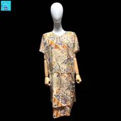 【美品】 幾何学模様　ワンピース　　オフィスカジュアル　普段着　ゆったりタイプ
