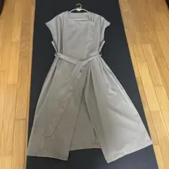 オーバーサイズで着るカットソー大人ワンピース　オータム・カーキ色　ウエストリボン