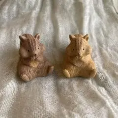 お座り頬張りリス ライトブラウン、ブラウン　ナチュラルキッチン