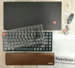 Keychron K2 メカニカルキーボード 茶軸　US配列　RBGライト掲載