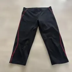 ブラッククロップドタイツ 赤いライン入り