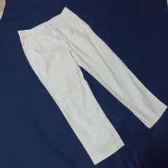 ホワイト ストレートパンツ フロントポケット付き