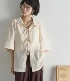 リボンアクセントルーズフィットハーフスリーブシャツ