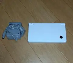 ニンテンドーDSi ホワイト 本体 ACアダプター付き