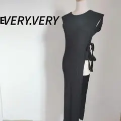 EVERY.VERY ブラックニットロングワンピース おしゃれ　シンプル