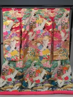 色打掛 華やかな鶴と花の刺繍 花嫁