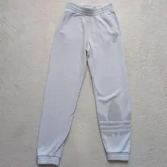 美品　6000円　アディダス スウェット パンツ XS