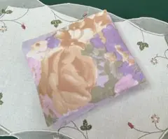 ハンカチのような二つ折りマルチケース ・サニタリーケース　ハンドメイド