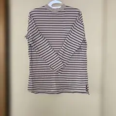 Mサイズ ベージュと黒のストライプ長袖Tシャツ