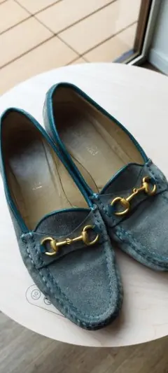GUCCIレディースローファースエード素材