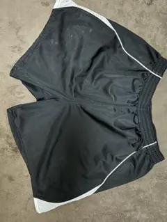 黒のハンドボール用パンツ