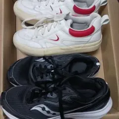 ジャンク品　Saucony アシックスとNIKE27cm程　黒ランニングシューズ