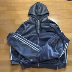 Item thumbnail for item e6d9617a-c8f1-4fc3-8e25-4e6410ba09a5