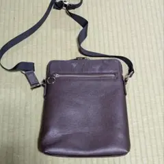 Rename 本革 リングジップ ショルダーバッグ