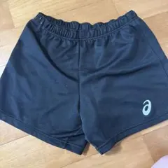 ASICS ブラックショートパンツ