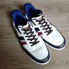 レトロスタイル ホワイトスニーカー