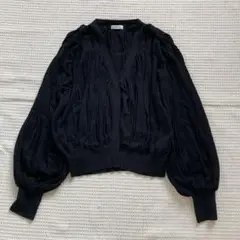 フレイアイディーFRAYI.D黒　Vネック長袖ニットカーディガン　プリーツ