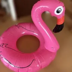 フラミンゴ型ピンク浮き輪