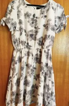 花柄 半袖ワンピース Mサイズ
