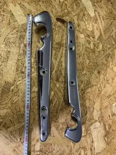 97年式 XL883 フェンダーストラット