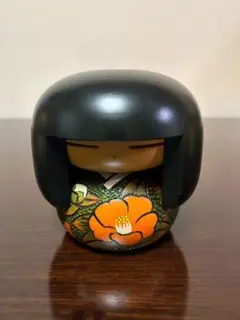 作品名「椿屋」おかっぱこけし