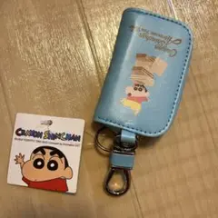 クレヨンしんちゃん キーホルダー 水色 合成皮革