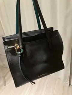 フェラガモ トートバッグ