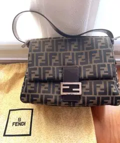 ほとんど新品★FENDIフェンディ ズッカ ショルダー バッグ★マンマバケット