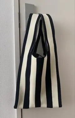 Item thumbnail for item b418f827-79be-4bbe-8aa7-0c8877e8ea4e